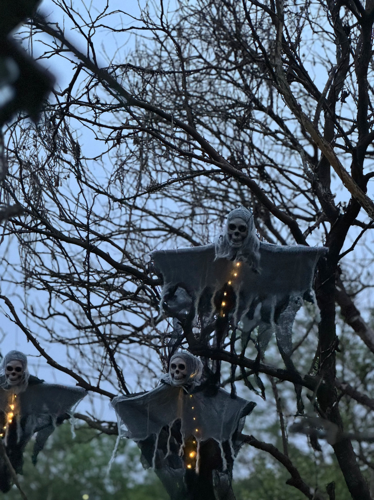 Halloween Skeleton Ghost Decoration Ghost with LED Halloween decoration LED String Lights for Outdoor Use in Gardens