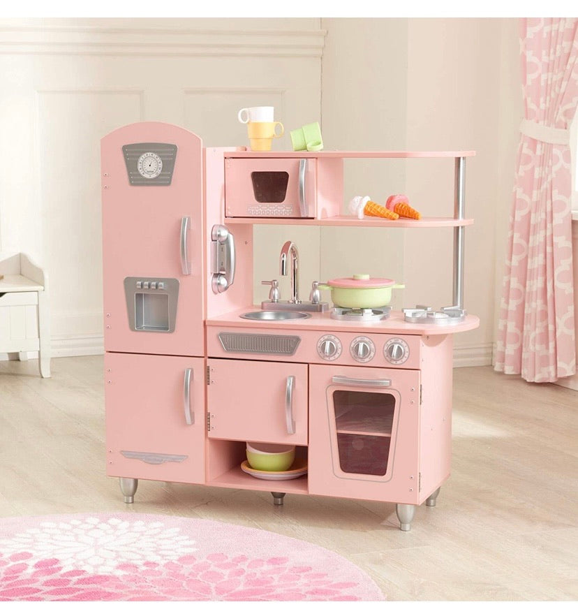 Kids Vintage Kitchen in Pink